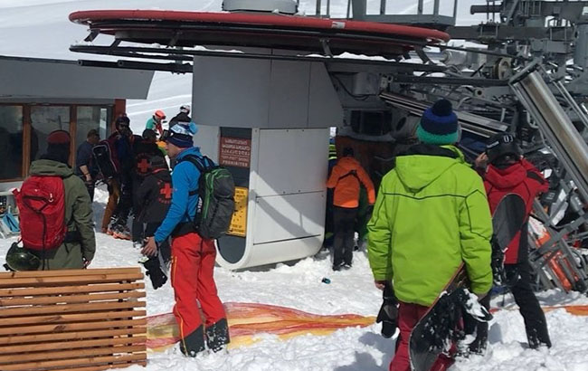 В Грузии из-за аварии подъемника на горнолыжном курорте пострадали 10 человек